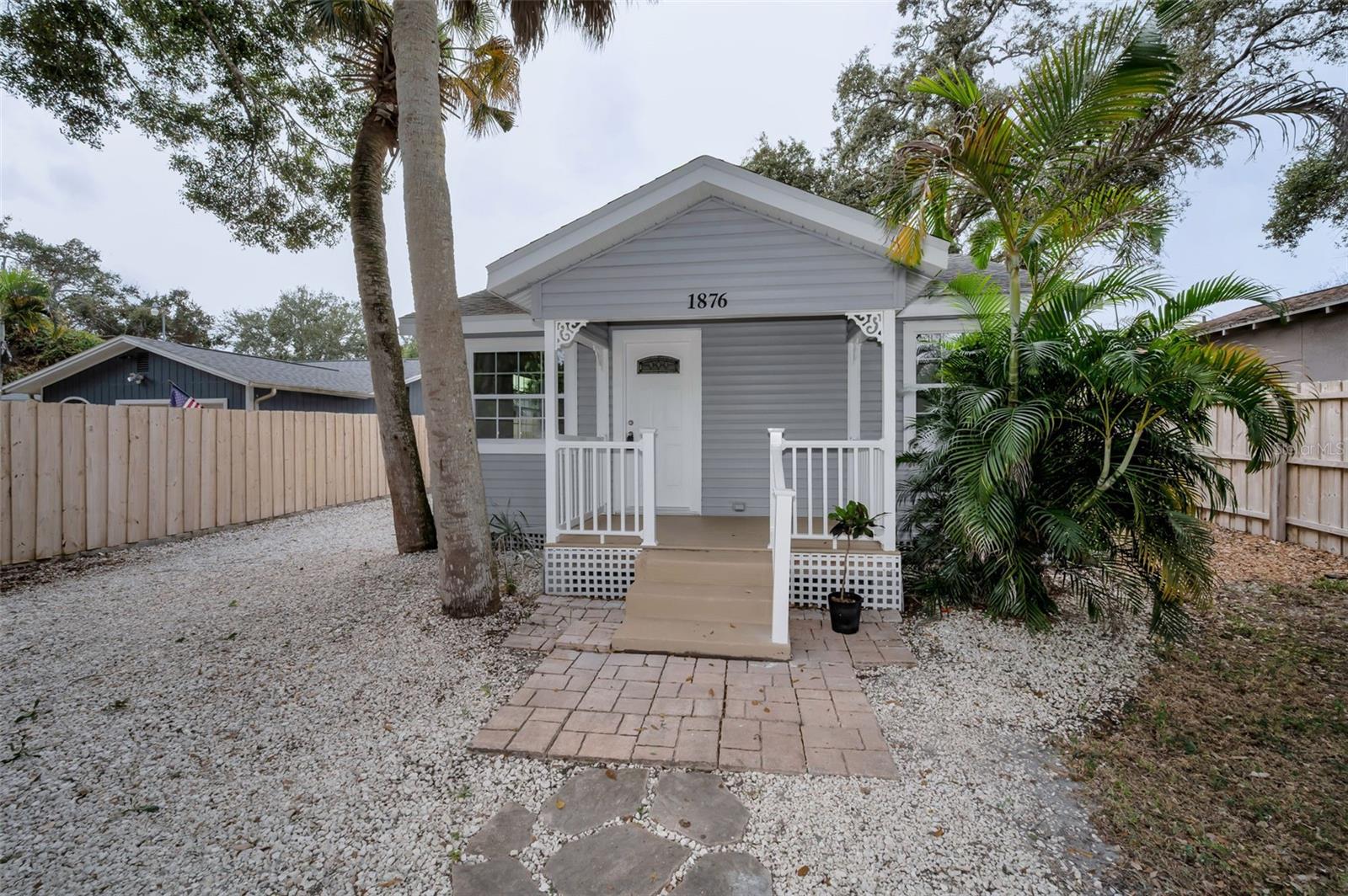 Single Family Residence in CLEARWATER, FL - Daniel Dourado