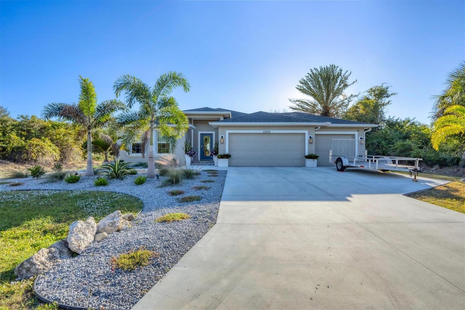 Single Family Residence em PORT CHARLOTTE, FL - Daniel Dourado