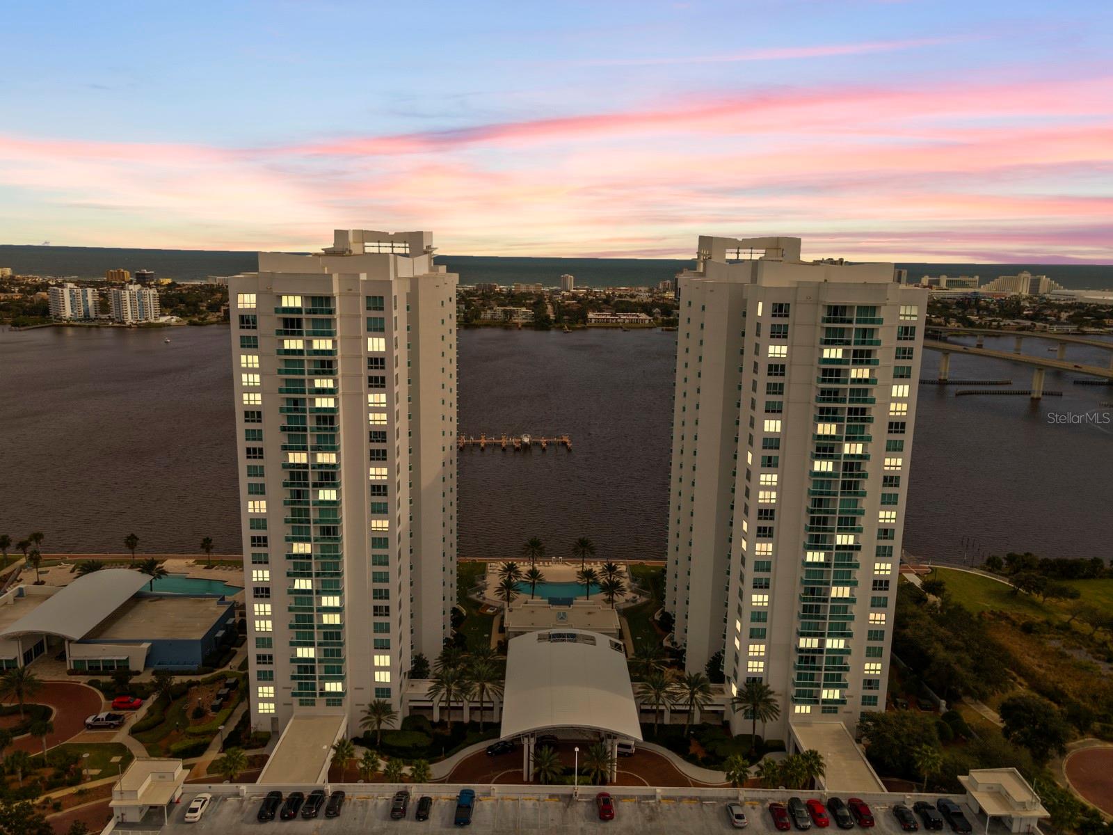 Condominium in DAYTONA BEACH, FL - Daniel Dourado