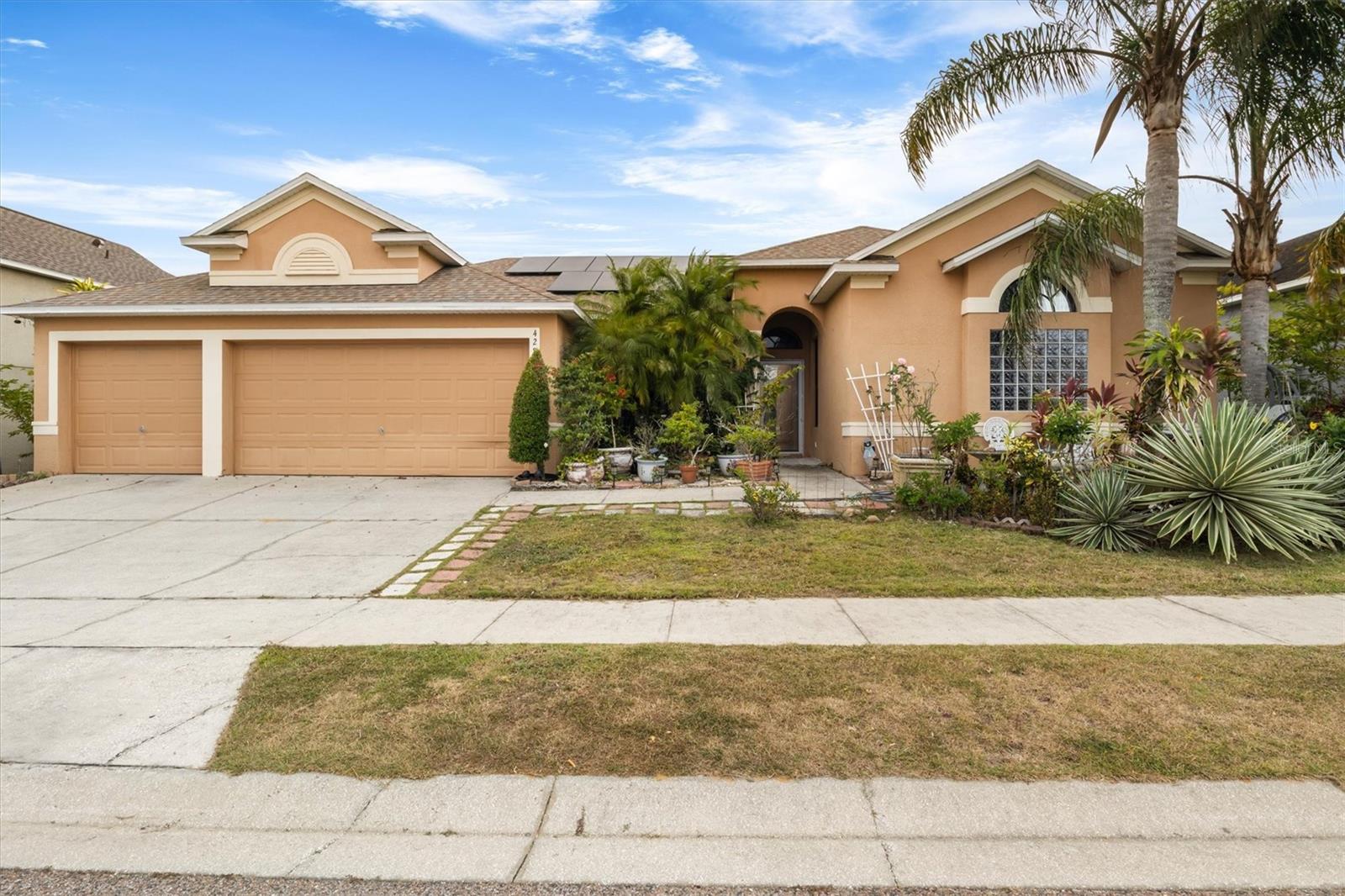 Single Family Residence in DAVENPORT, FL - Daniel Dourado