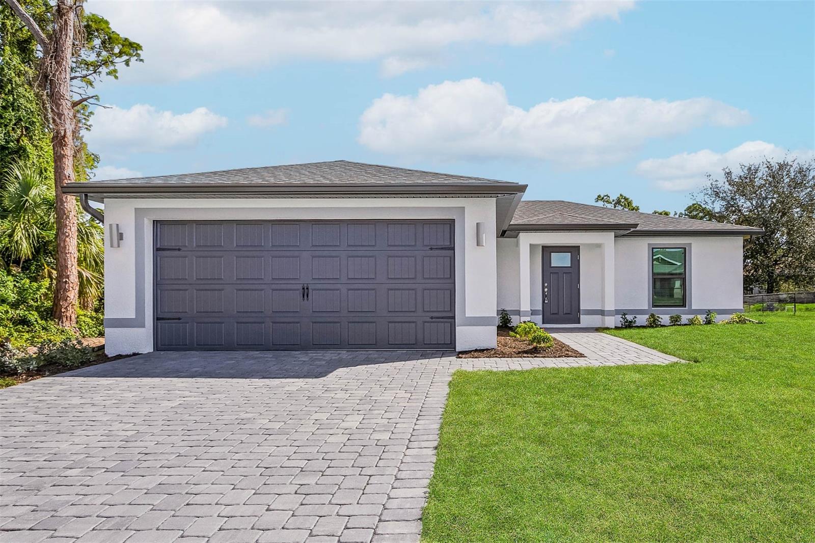 Single Family Residence em PORT CHARLOTTE, FL - Daniel Dourado