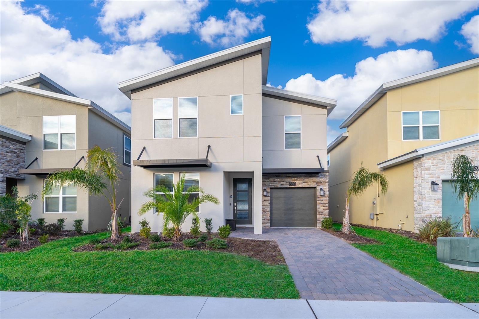 Single Family Residence in DAVENPORT, FL - Daniel Dourado