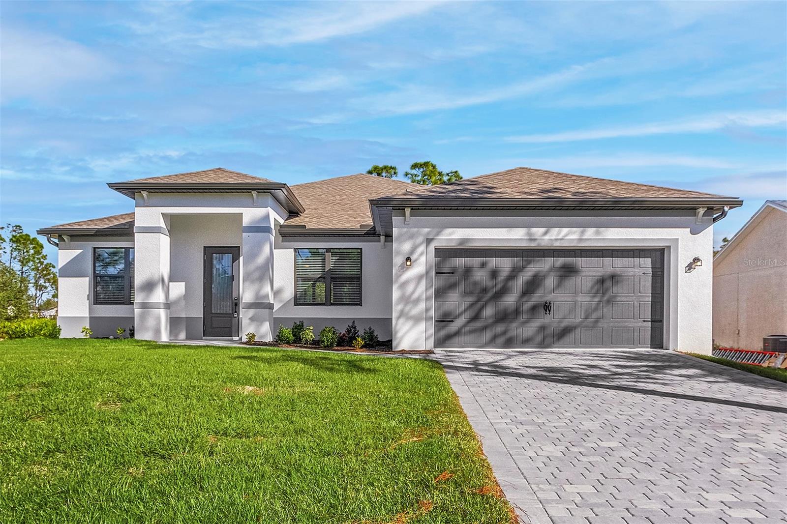 Single Family Residence em PORT CHARLOTTE, FL - Daniel Dourado