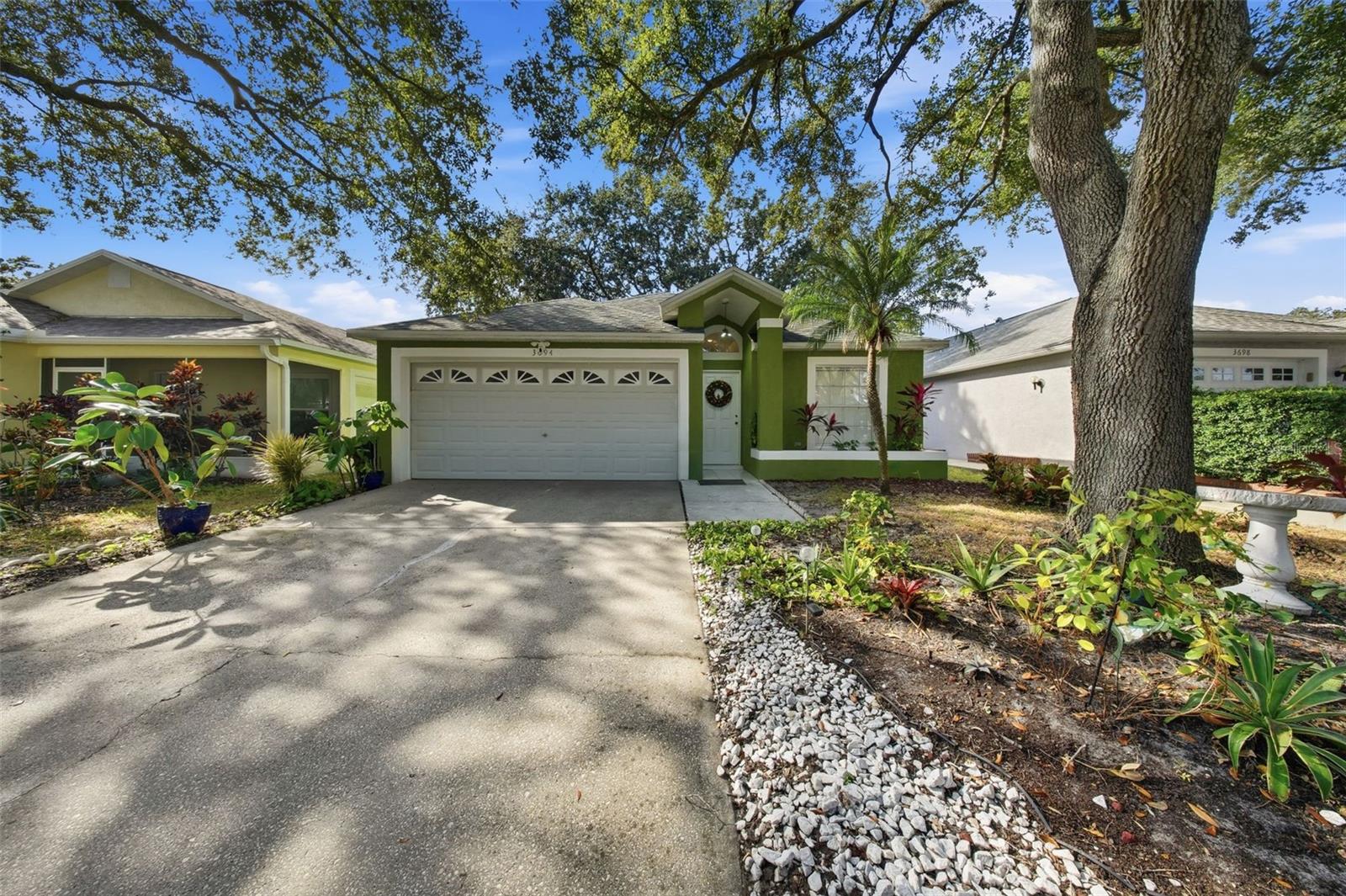 Single Family Residence in PALM HARBOR, FL - Daniel Dourado