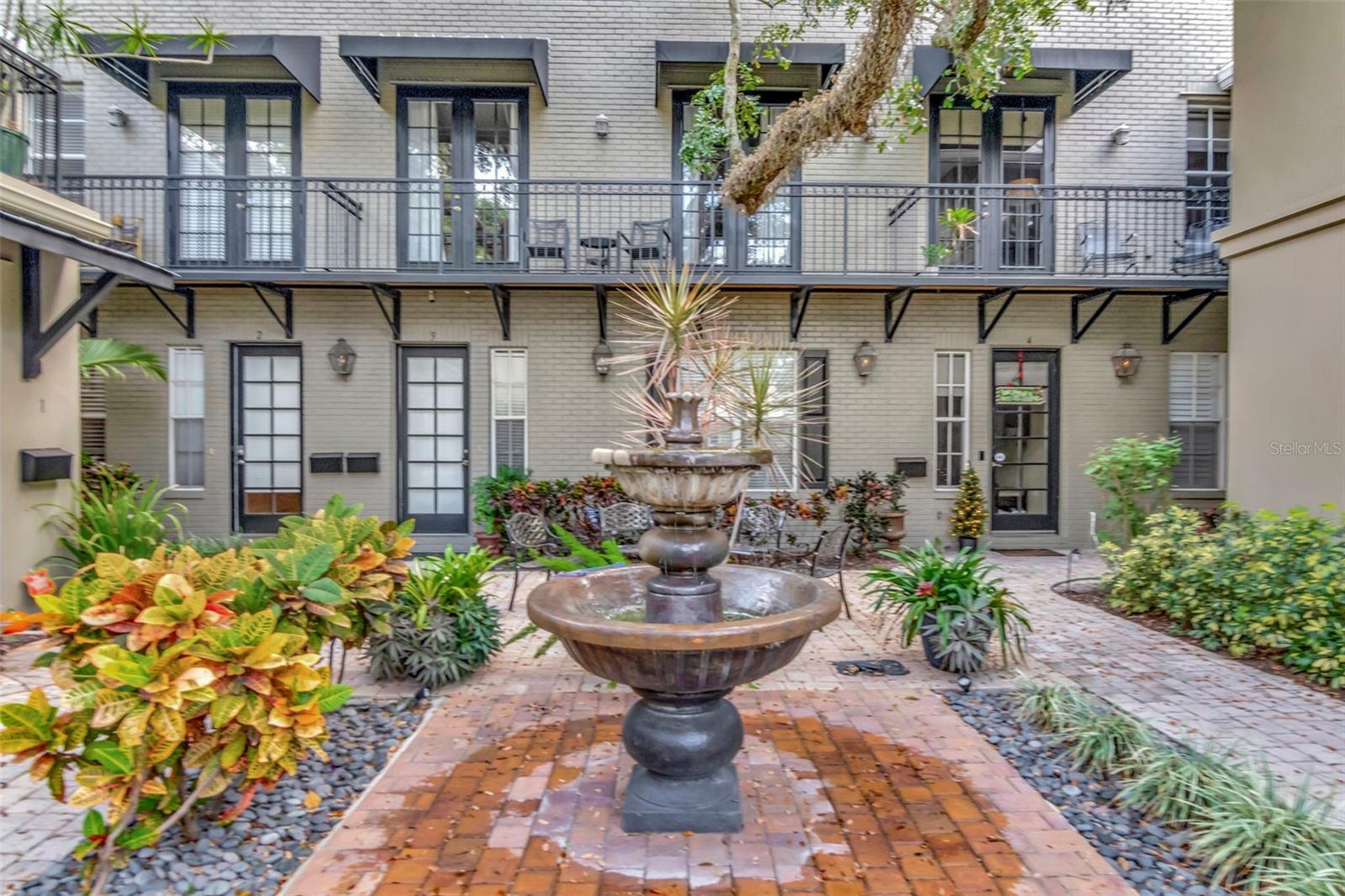 Condominium in TAMPA, FL - Daniel Dourado