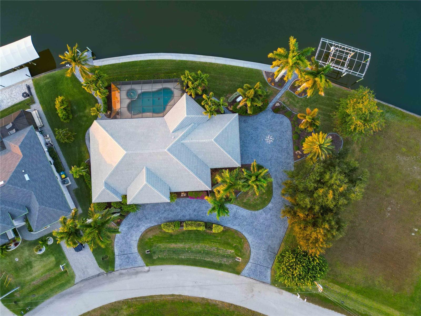 Single Family Residence em PORT CHARLOTTE, FL - Daniel Dourado