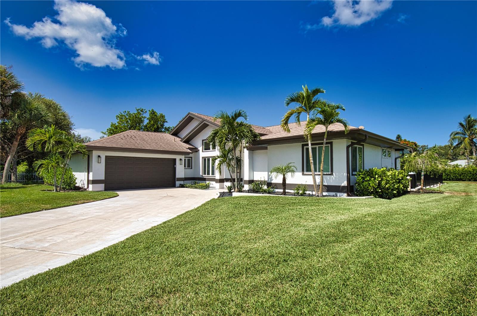 Single Family Residence in NOKOMIS, FL - Daniel Dourado
