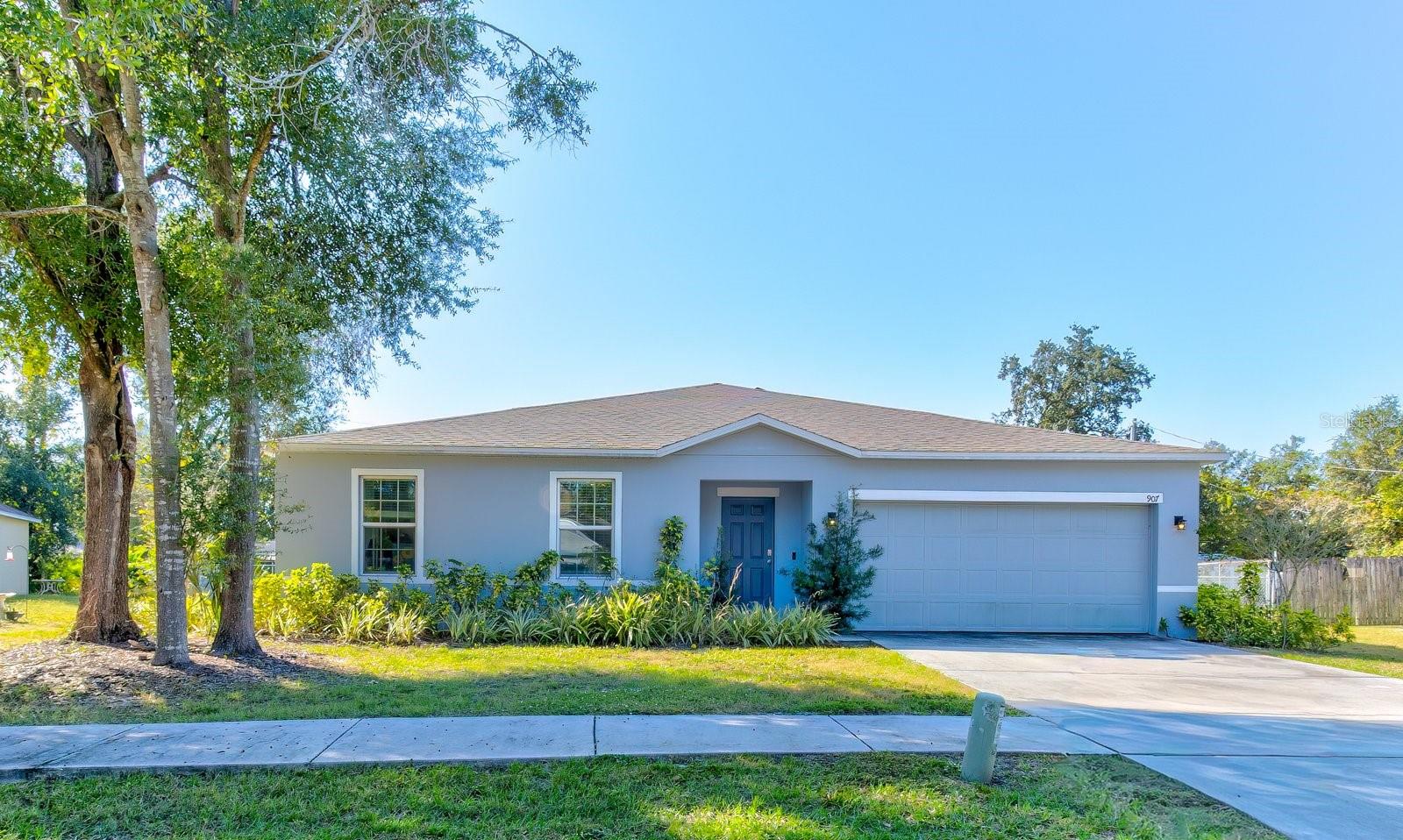 Single Family Residence in DELTONA, FL - Daniel Dourado