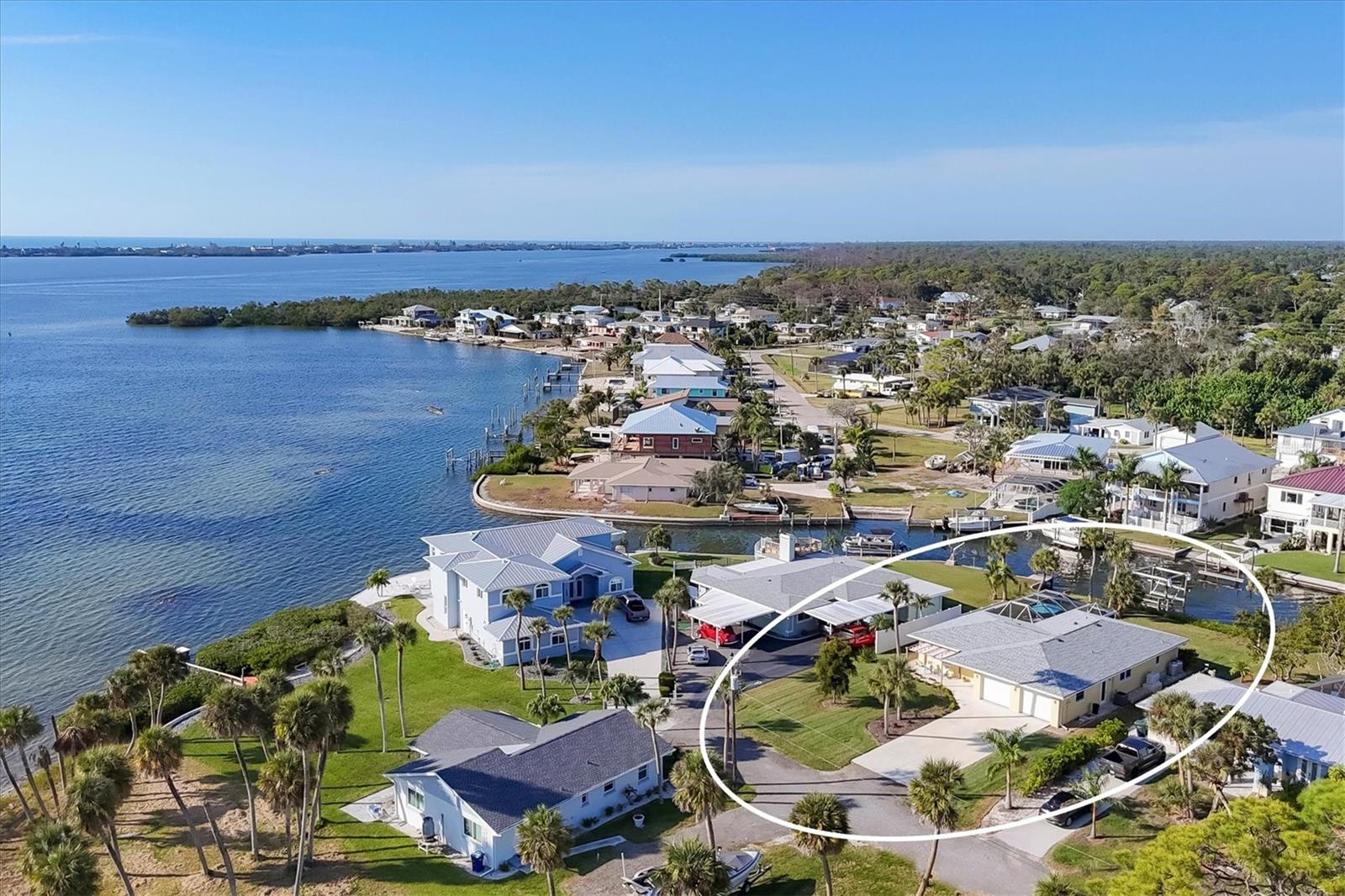 Single Family Residence em ENGLEWOOD, FL - Daniel Dourado