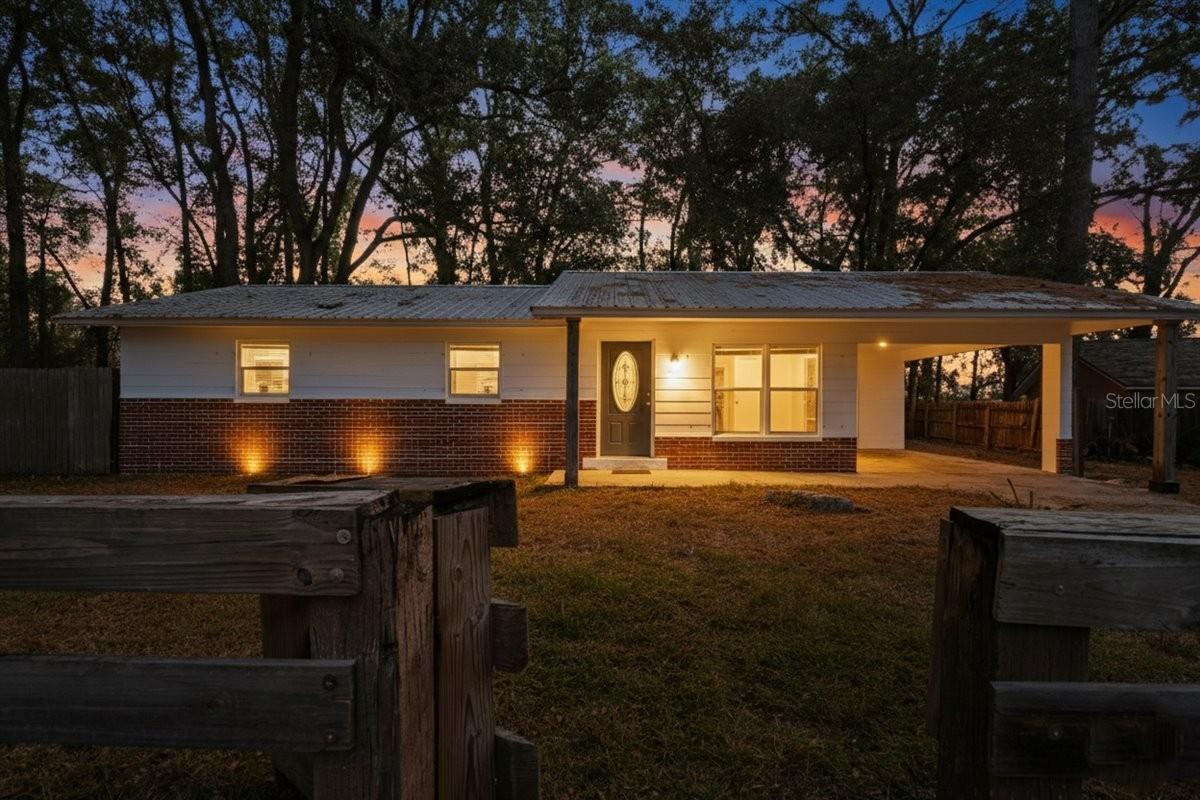 Single Family Residence em NEWBERRY, FL - Daniel Dourado