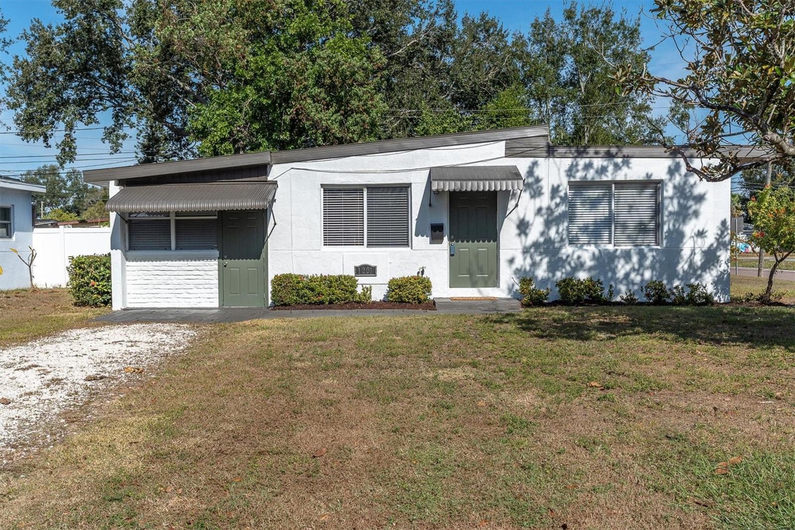 Single Family Residence em ST PETERSBURG, FL - Daniel Dourado