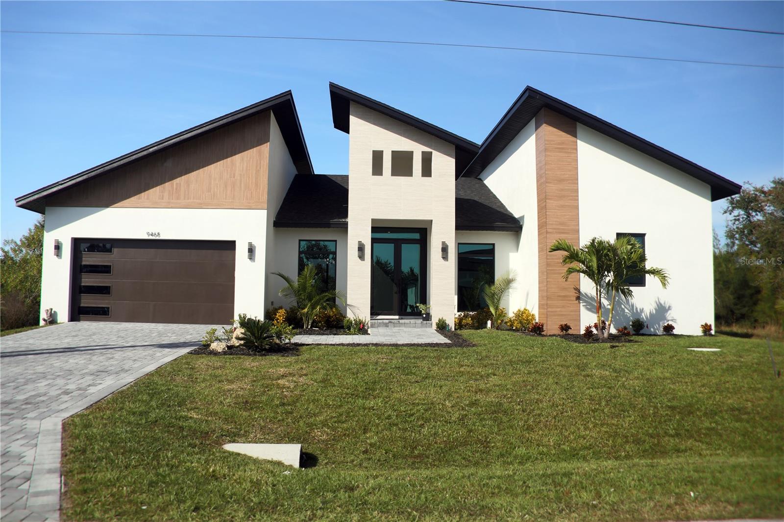 Single Family Residence em PORT CHARLOTTE, FL - Daniel Dourado