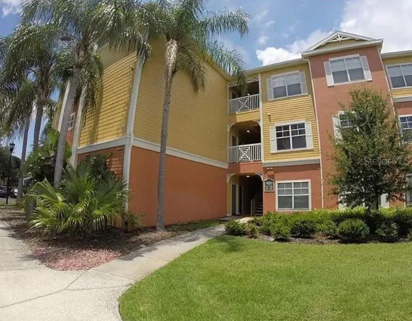 Condominium in TAMPA, FL - Daniel Dourado