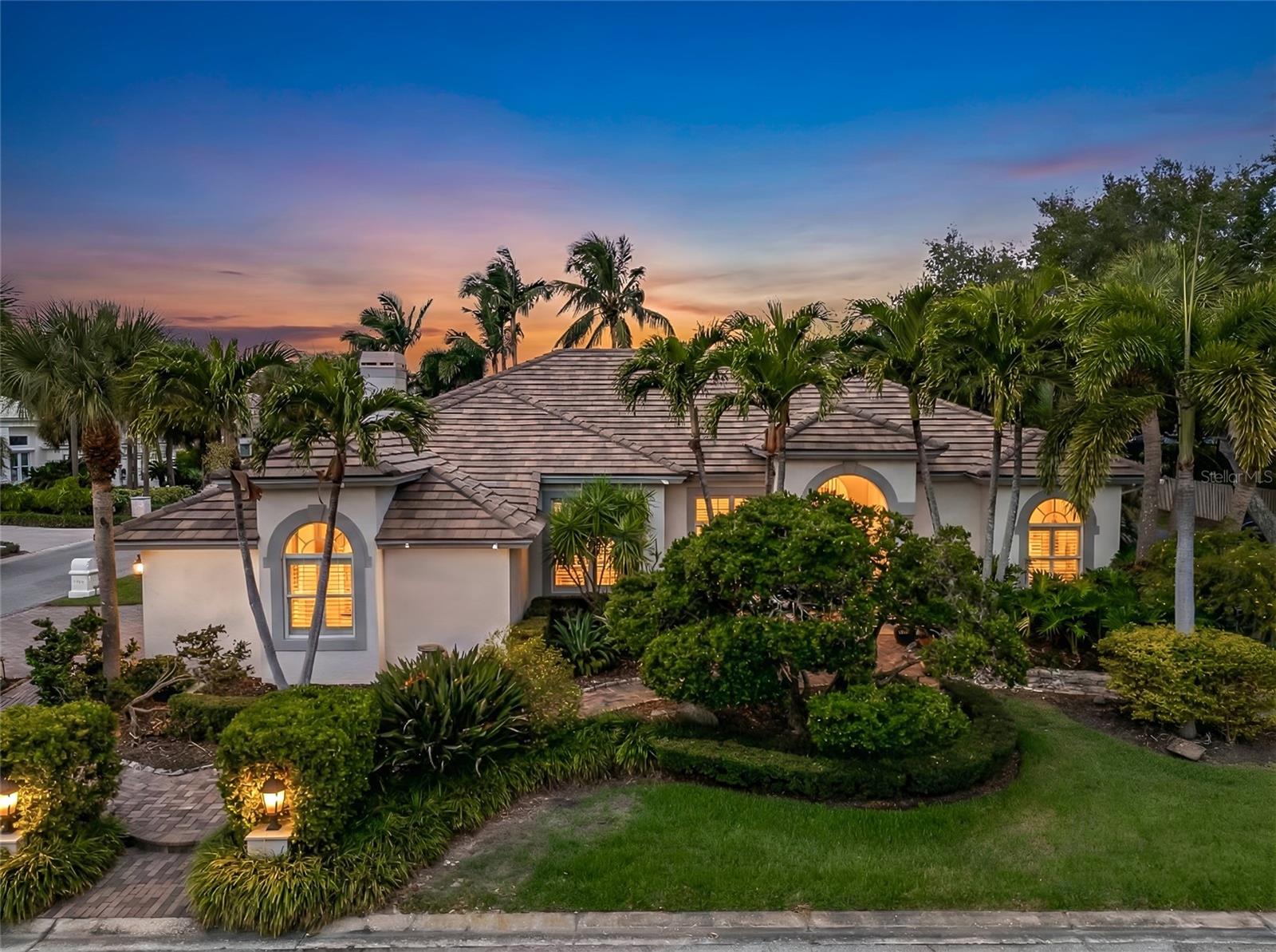 Single Family Residence em ST PETERSBURG, FL - Daniel Dourado