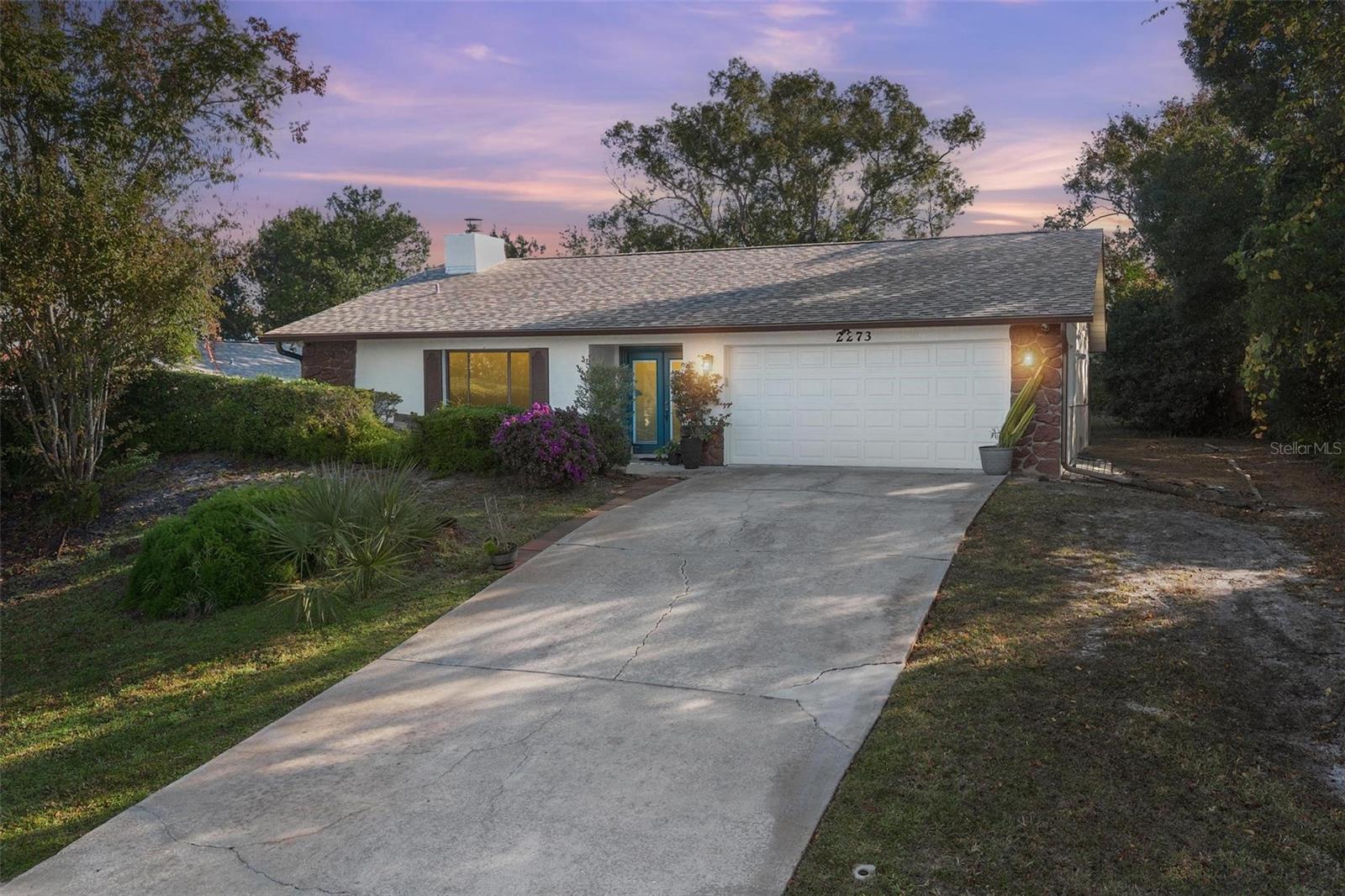 Single Family Residence in DELTONA, FL - Daniel Dourado