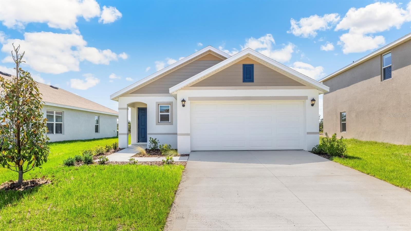 Single Family Residence in PARRISH, FL - Daniel Dourado