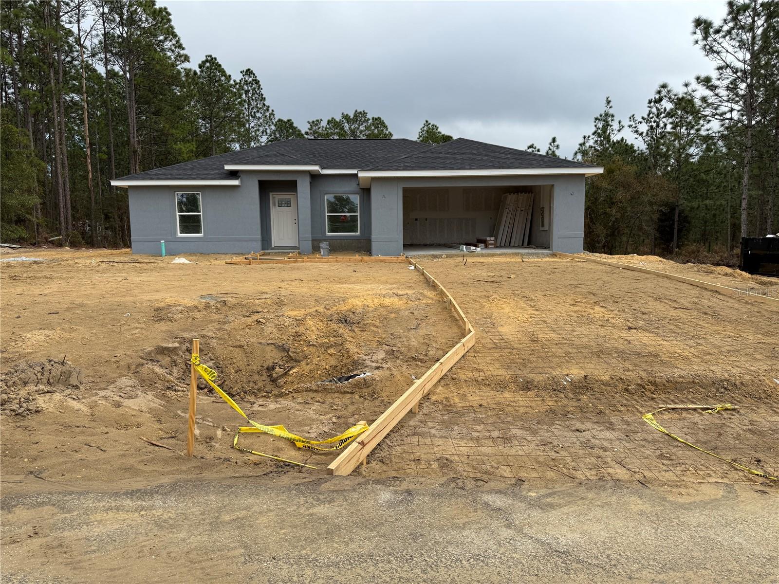 Single Family Residence in DUNNELLON, FL - Daniel Dourado