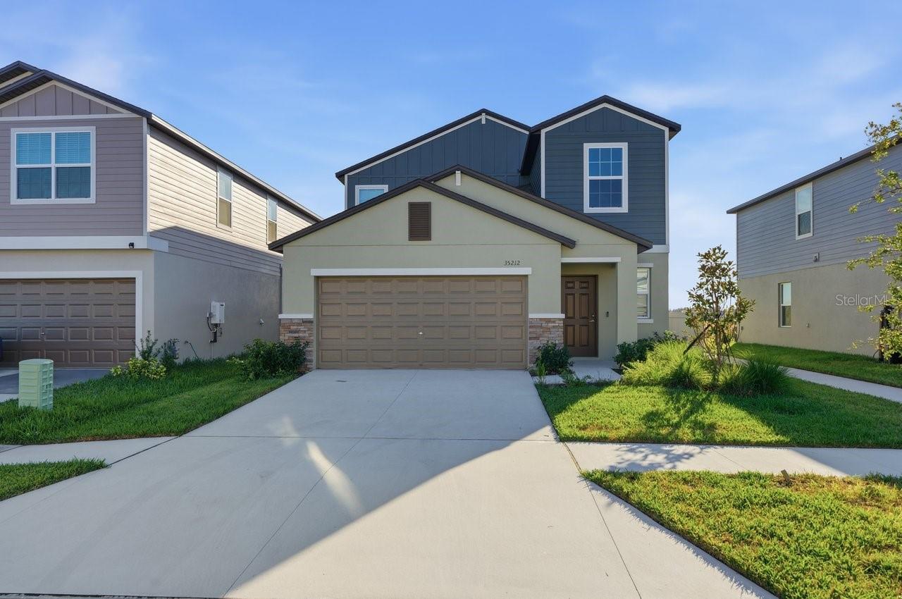 Single Family Residence in ZEPHYRHILLS, FL - Daniel Dourado