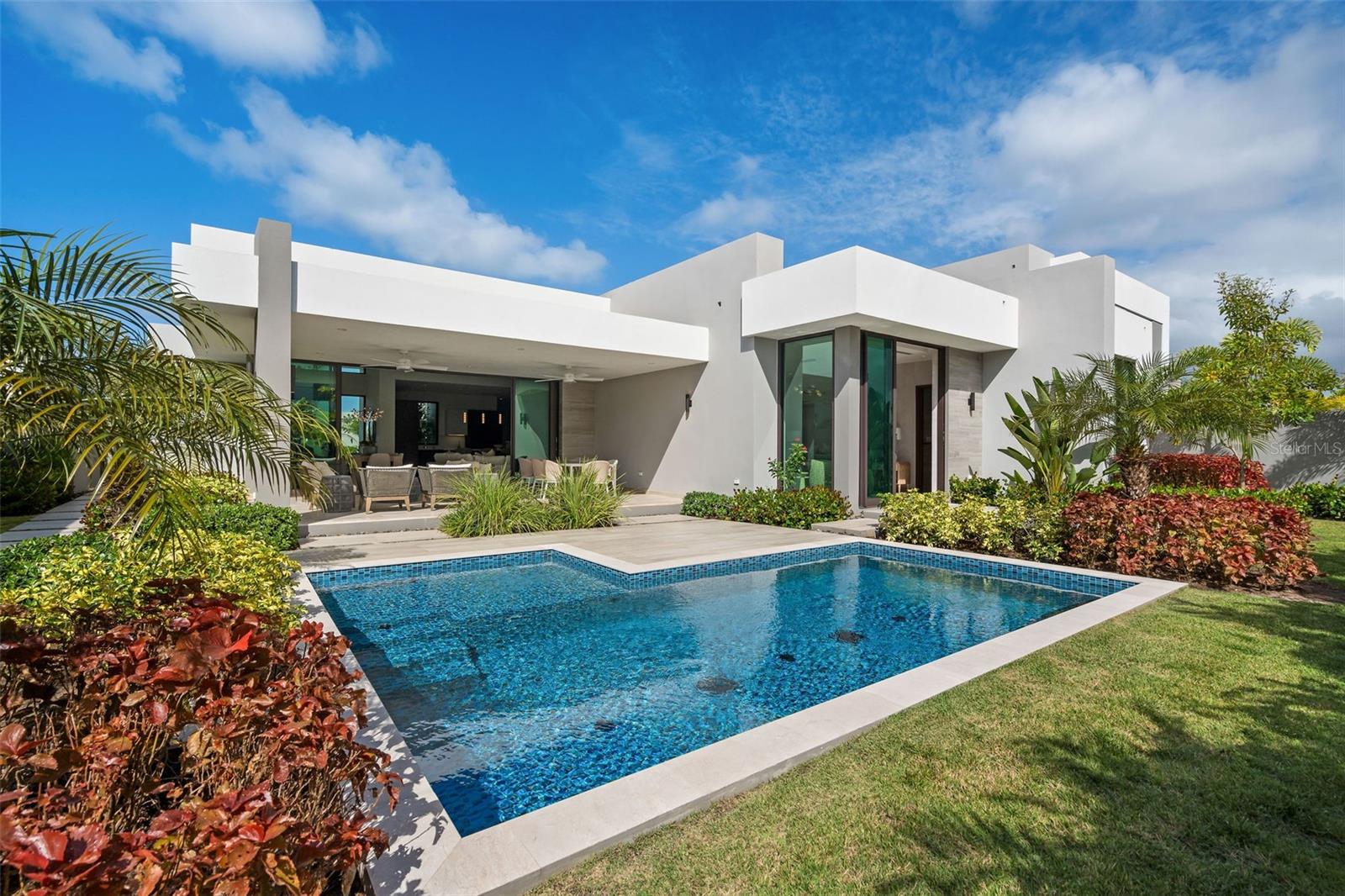 Single Family Residence in DORADO, PR - Daniel Dourado