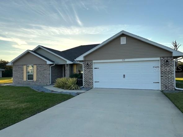 Single Family Residence in OAK HILL, FL - Daniel Dourado