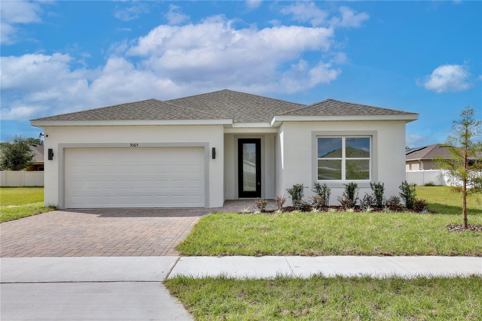 Single Family Residence in GROVELAND, FL - Daniel Dourado
