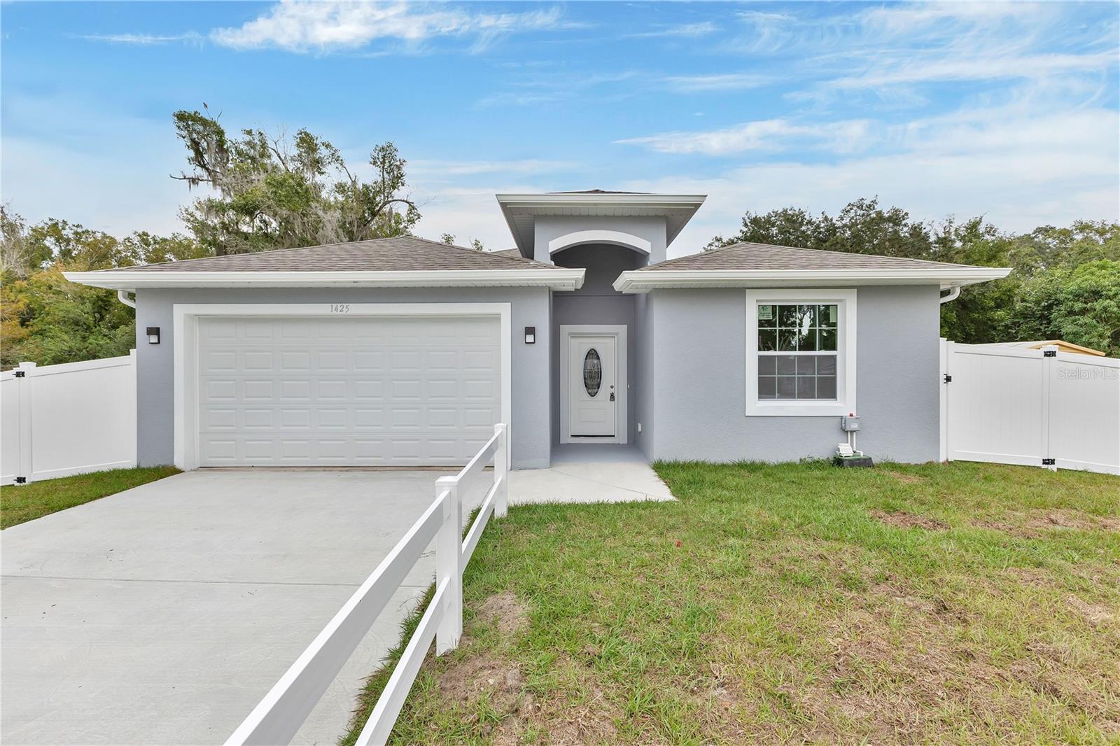 Single Family Residence in ST CLOUD, FL - Daniel Dourado