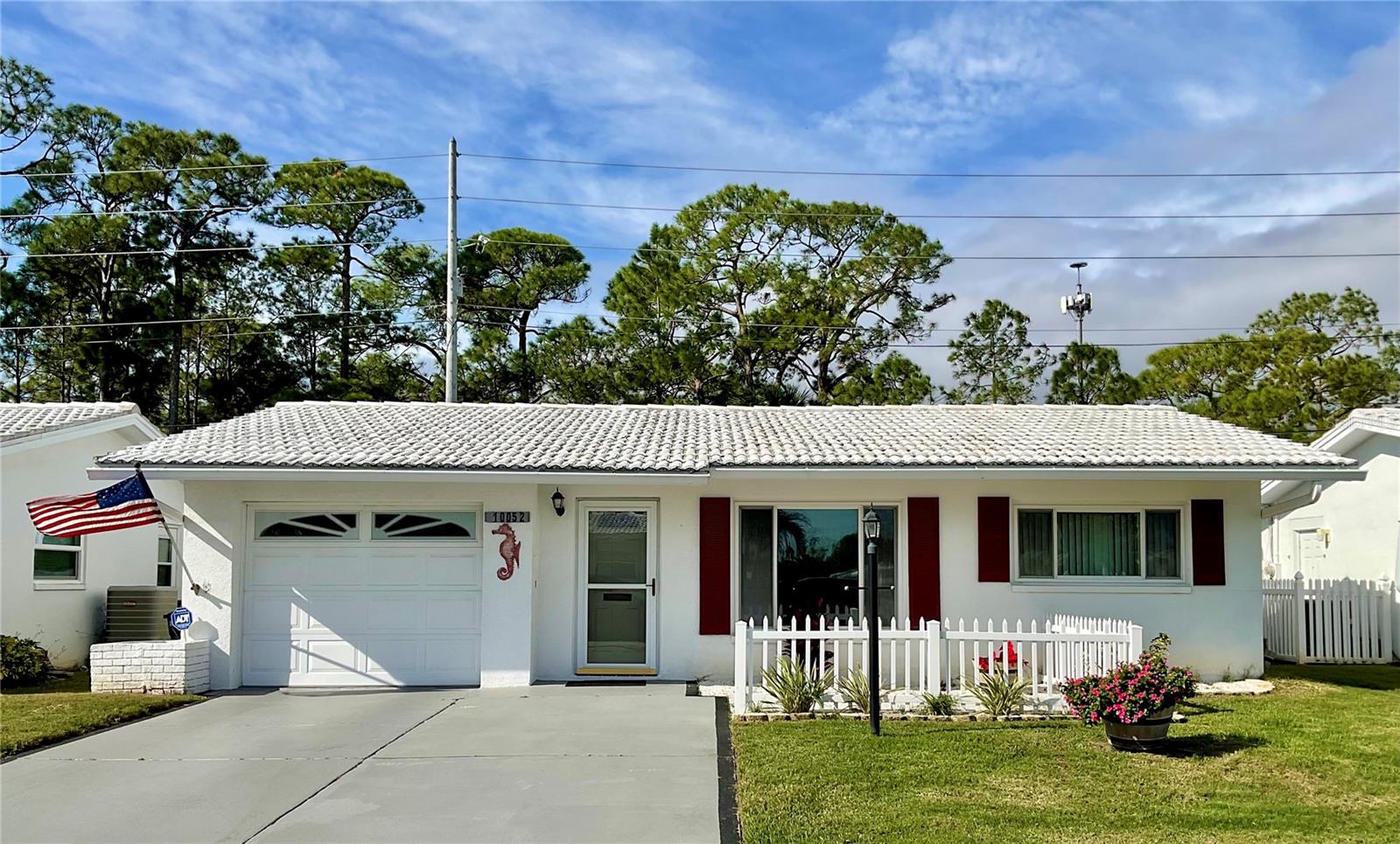 Single Family Residence in PINELLAS PARK, FL - Daniel Dourado