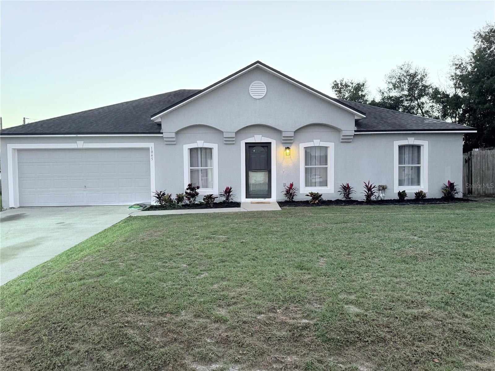 Single Family Residence em DELTONA, FL - Daniel Dourado