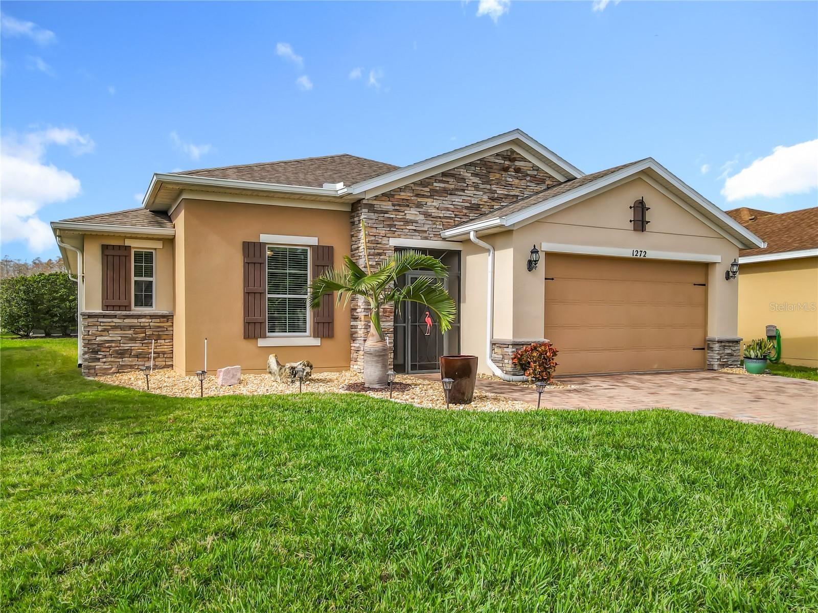 Single Family Residence in POINCIANA, FL - Daniel Dourado