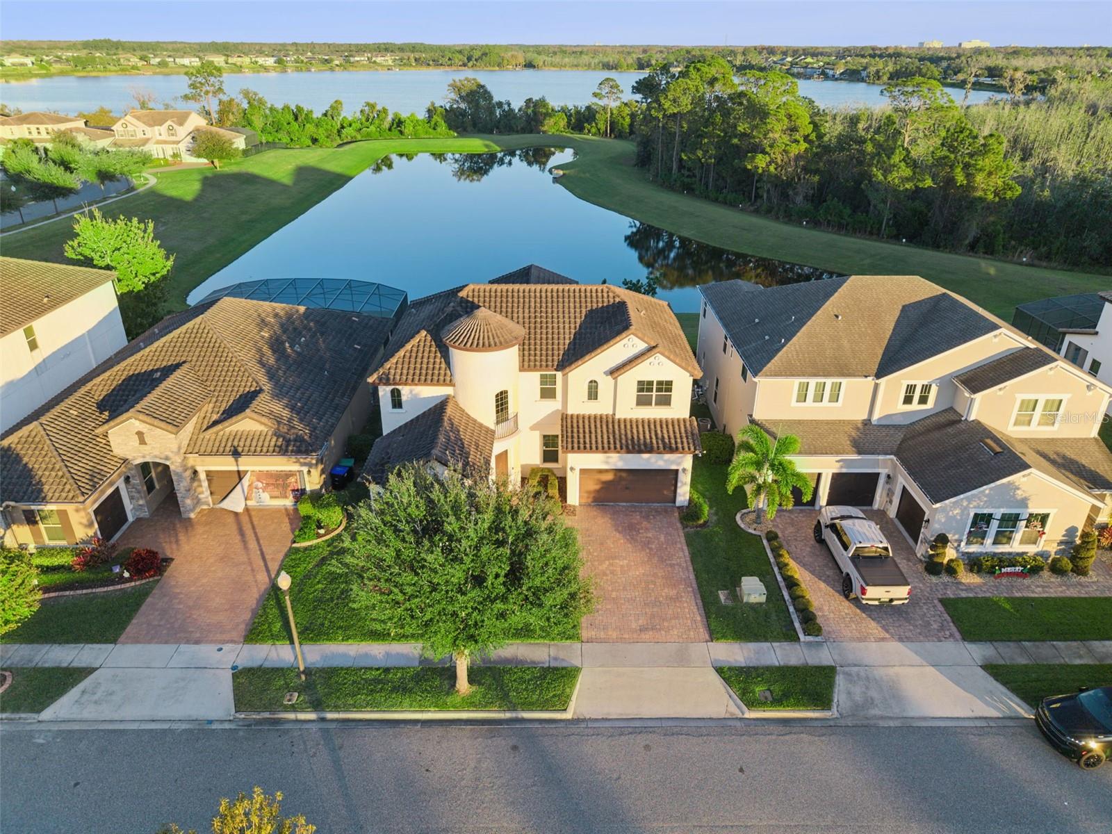 Single Family Residence in WINTER GARDEN, FL - Daniel Dourado