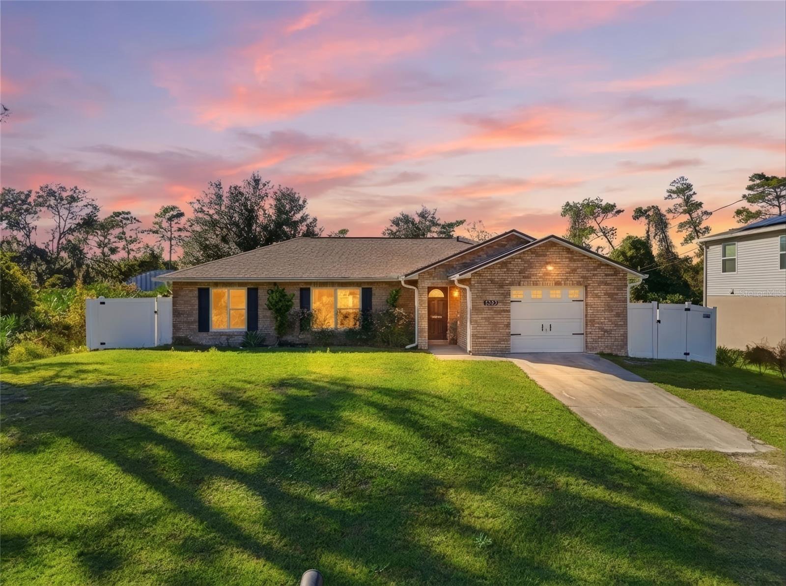 Single Family Residence em DELAND, FL - Daniel Dourado