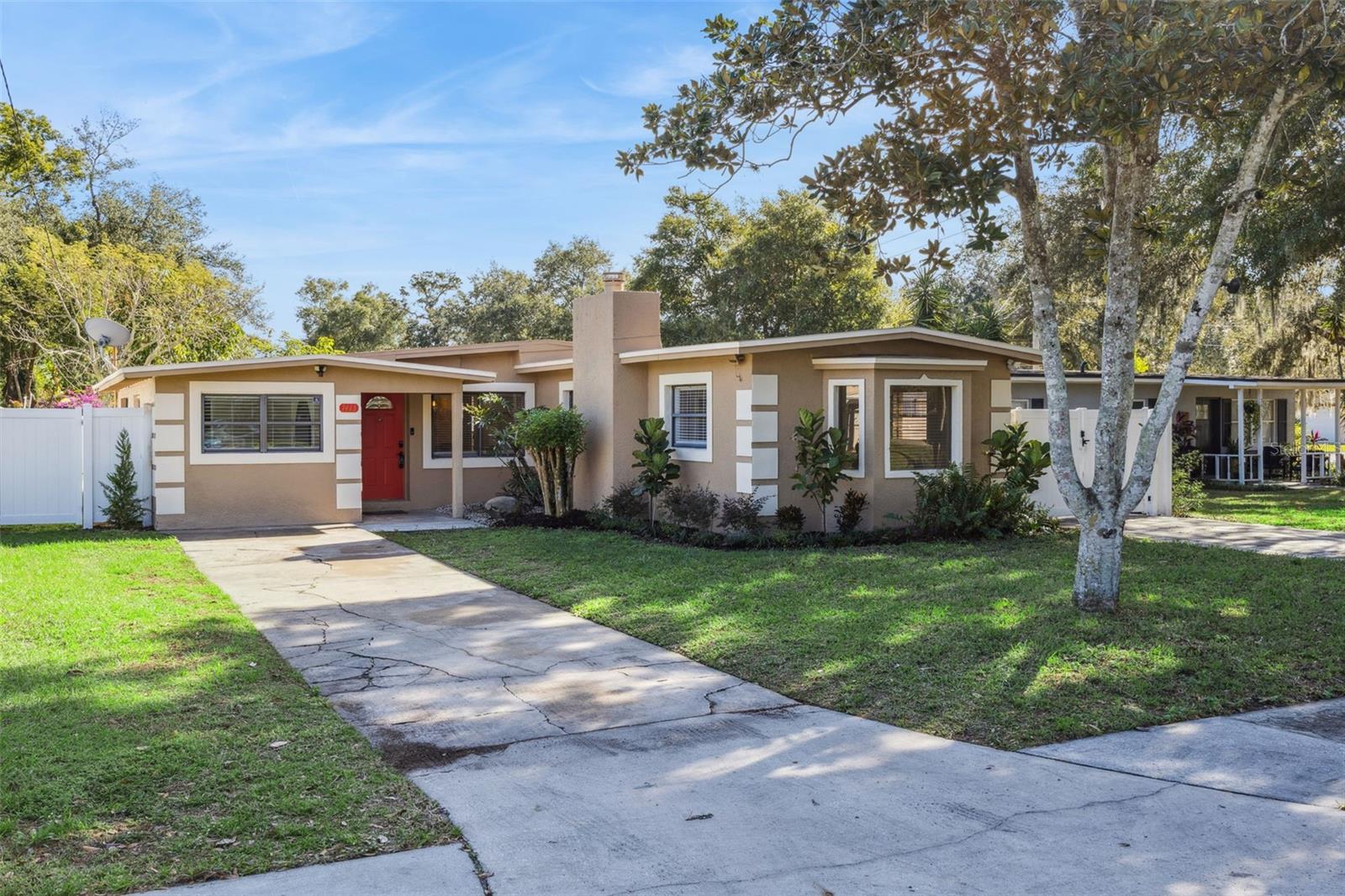 Single Family Residence em BELLE ISLE, FL - Daniel Dourado