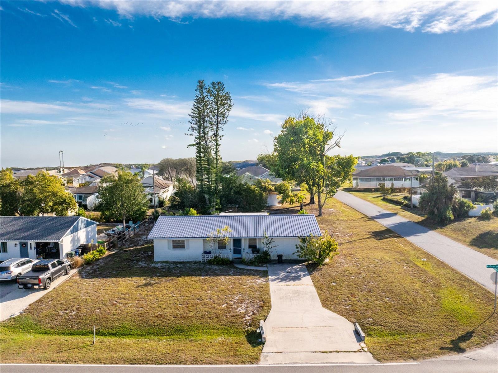 Single Family Residence in ENGLEWOOD, FL - Daniel Dourado