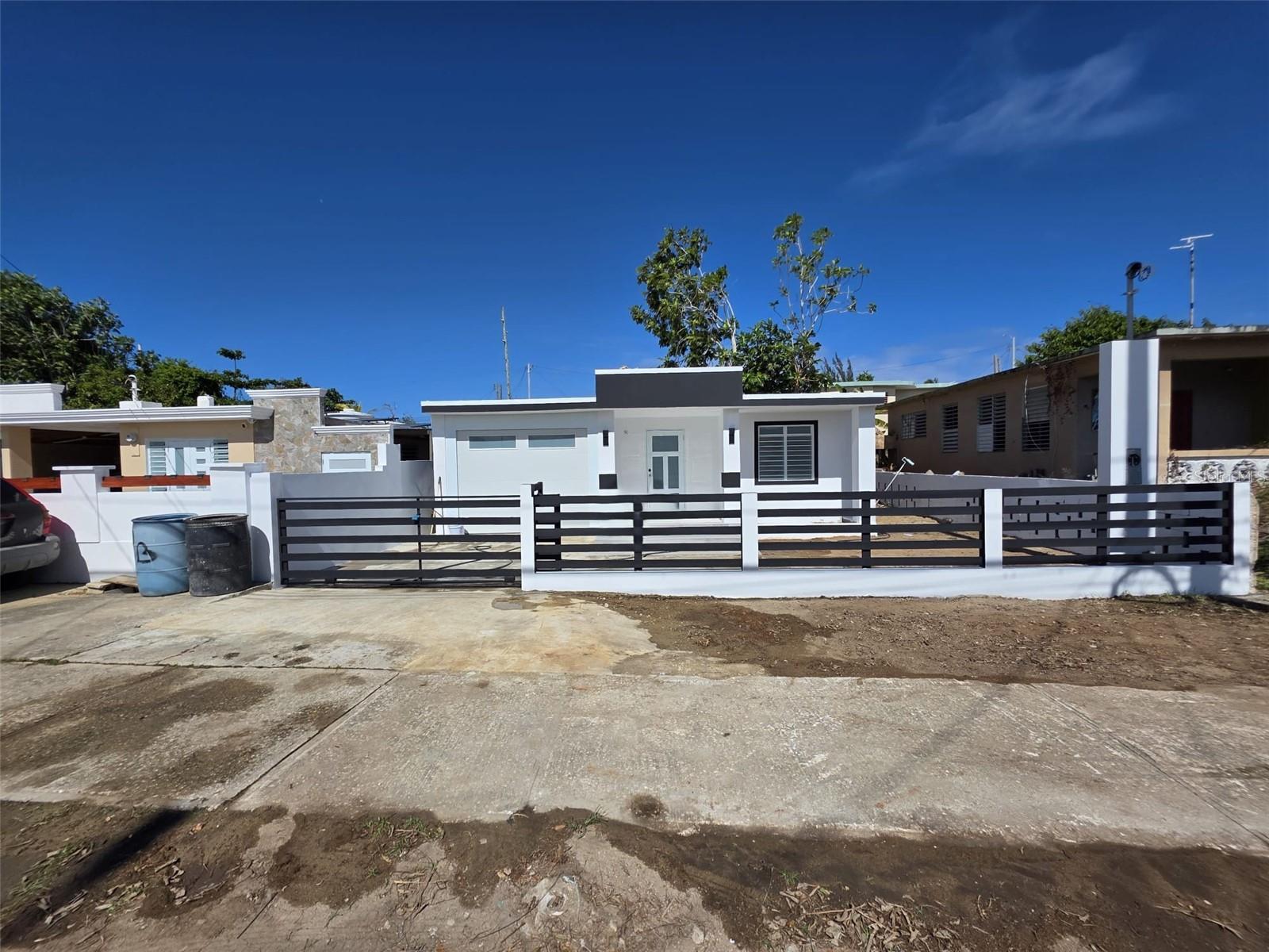 Single Family Residence in ARECIBO, PR - Daniel Dourado