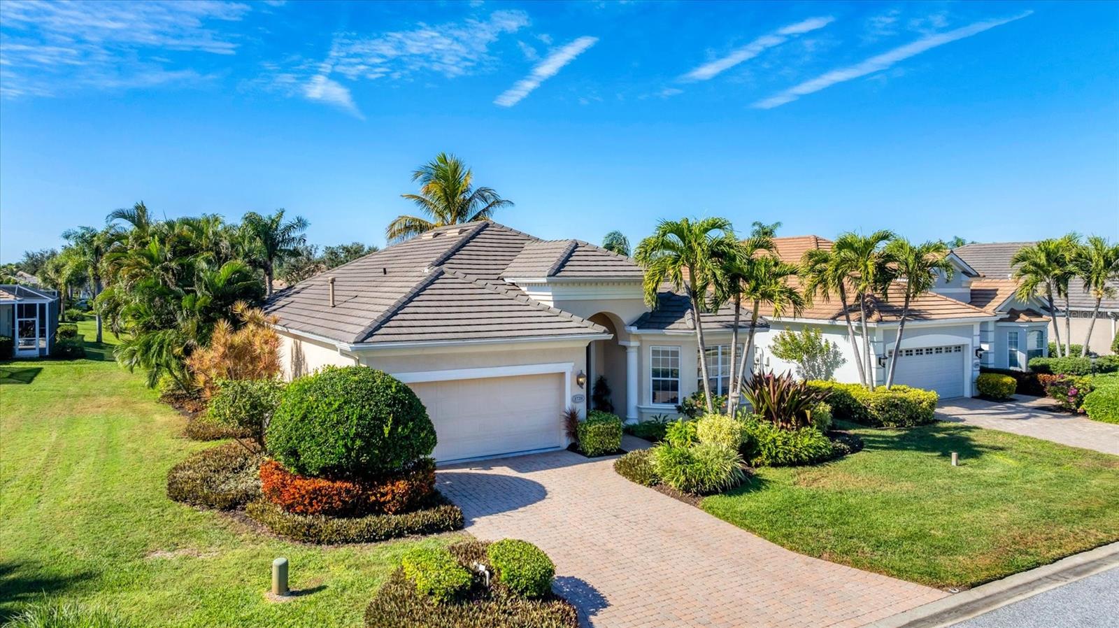 Single Family Residence in BRADENTON, FL - Daniel Dourado