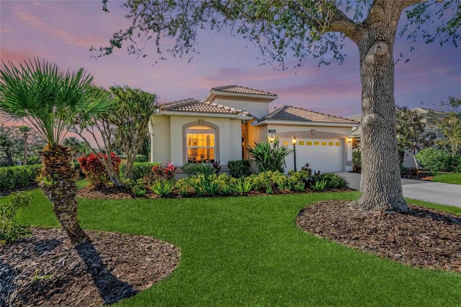 Single Family Residence in OSPREY, FL - Daniel Dourado