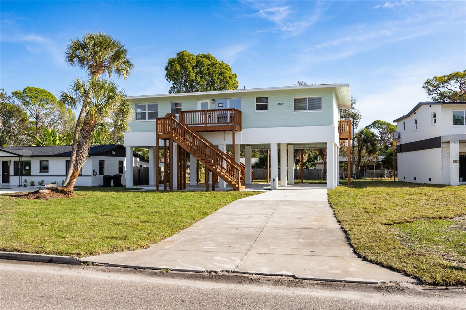 Single Family Residence em ST PETERSBURG, FL - Daniel Dourado
