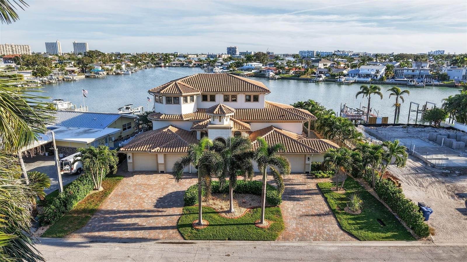 Single Family Residence em ST PETERSBURG, FL - Daniel Dourado