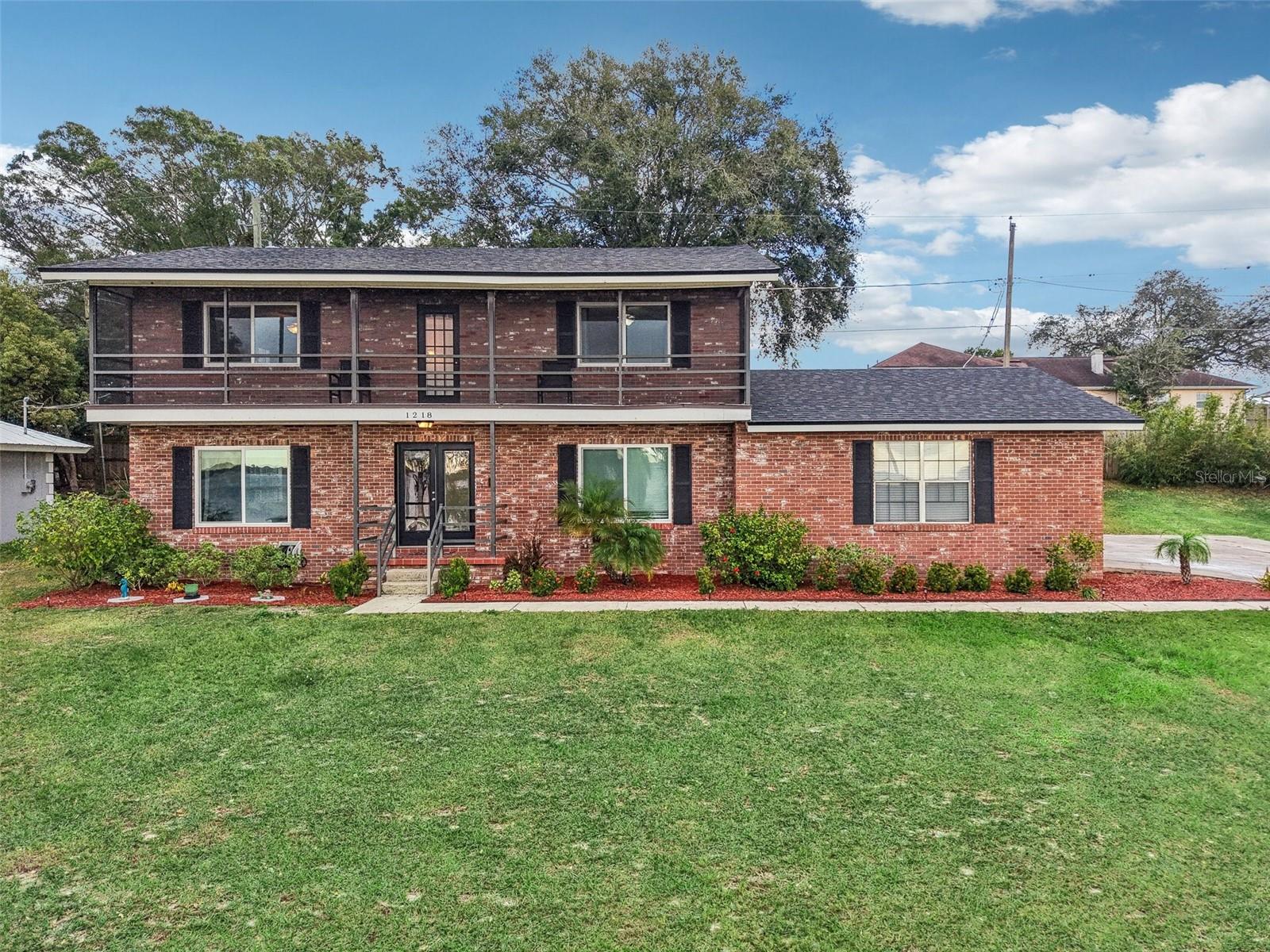 Single Family Residence in AUBURNDALE, FL - Daniel Dourado