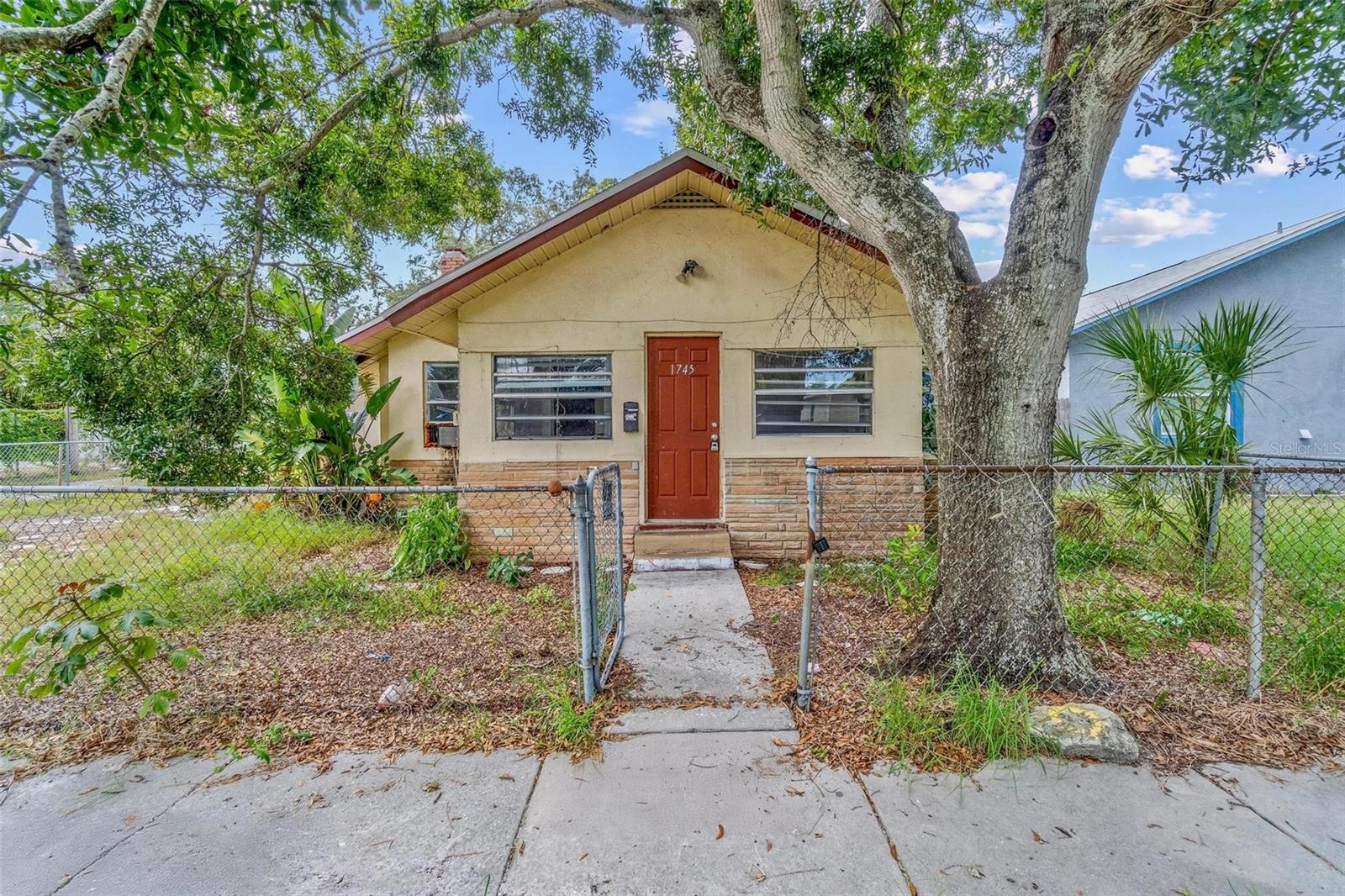 Single Family Residence em ST PETERSBURG, FL - Daniel Dourado