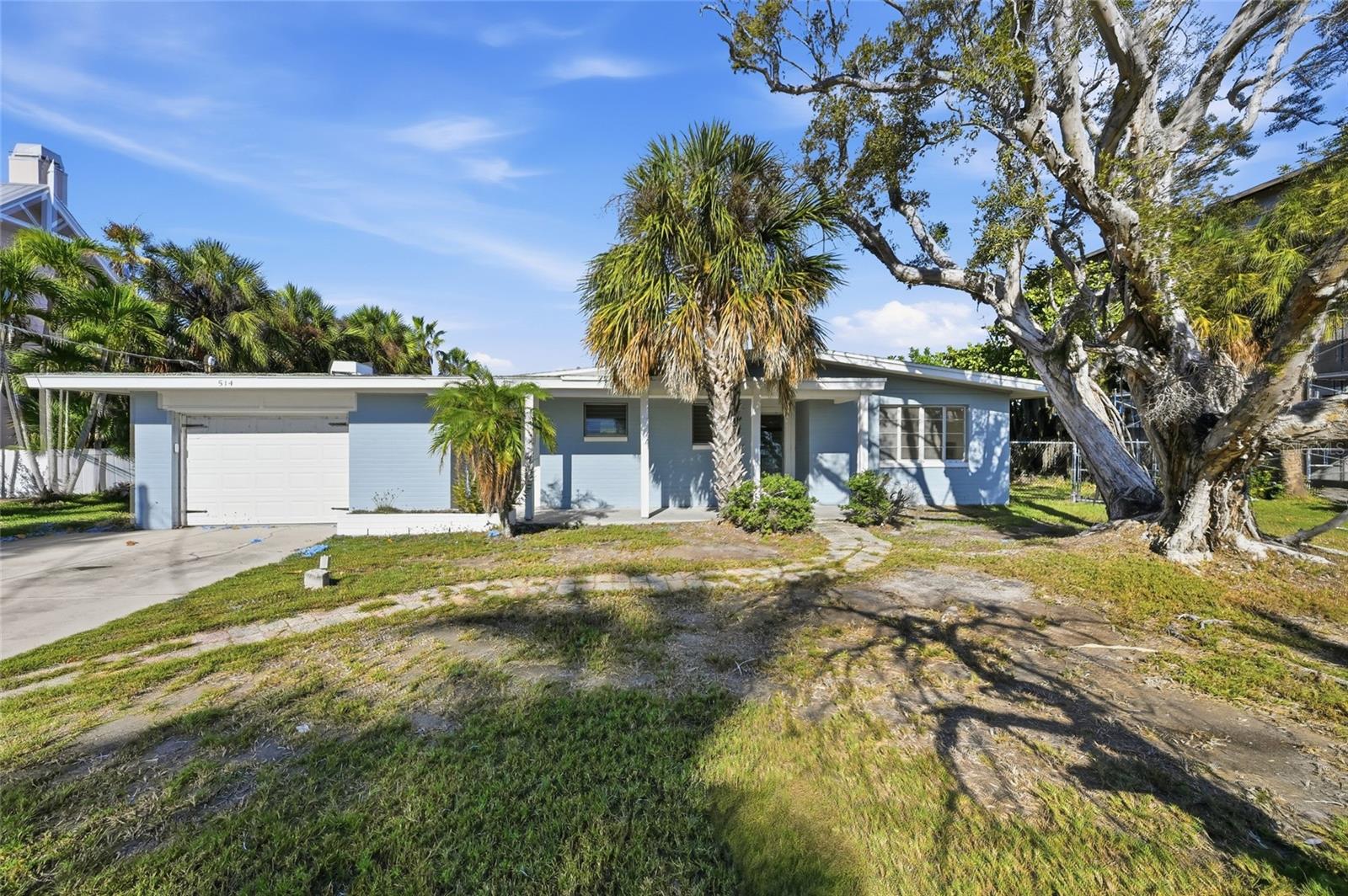 Single Family Residence em HOLMES BEACH, FL - Daniel Dourado