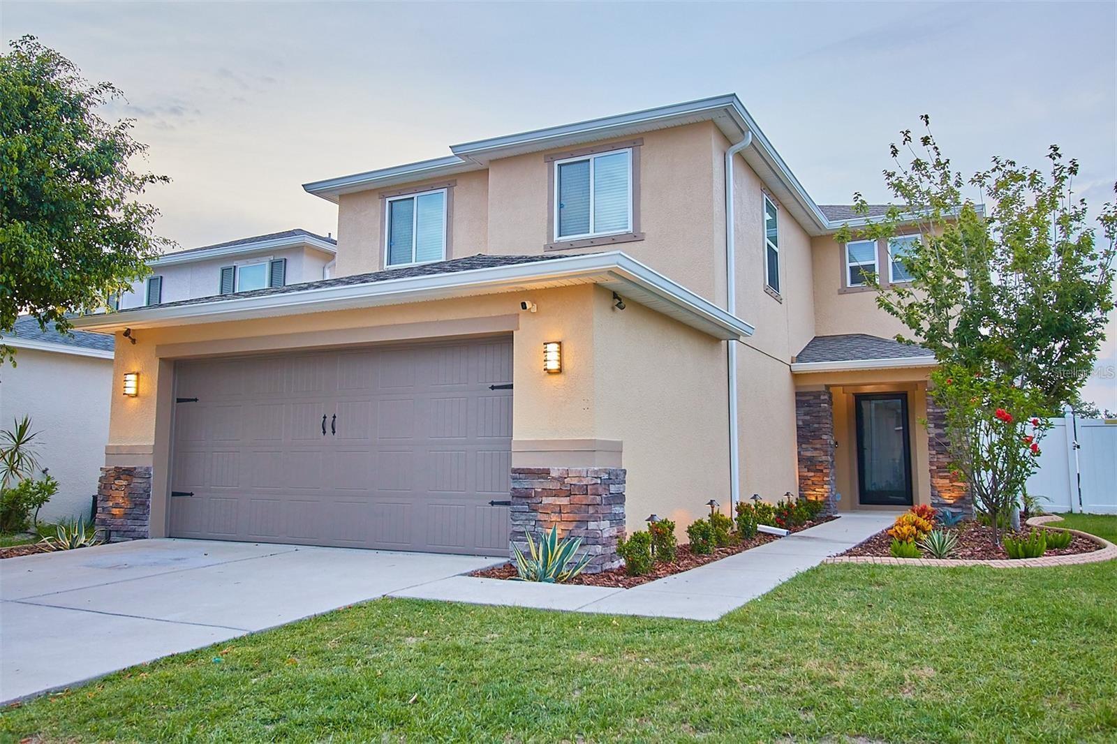 Single Family Residence in RIVERVIEW, FL - Daniel Dourado