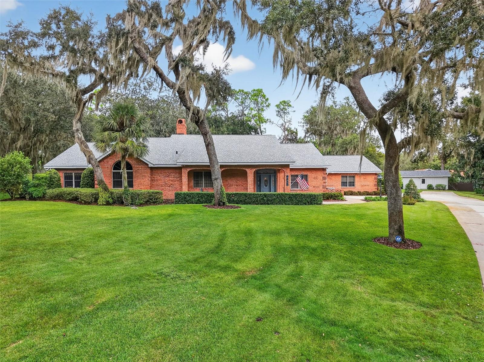 Single Family Residence in LEESBURG, FL - Daniel Dourado