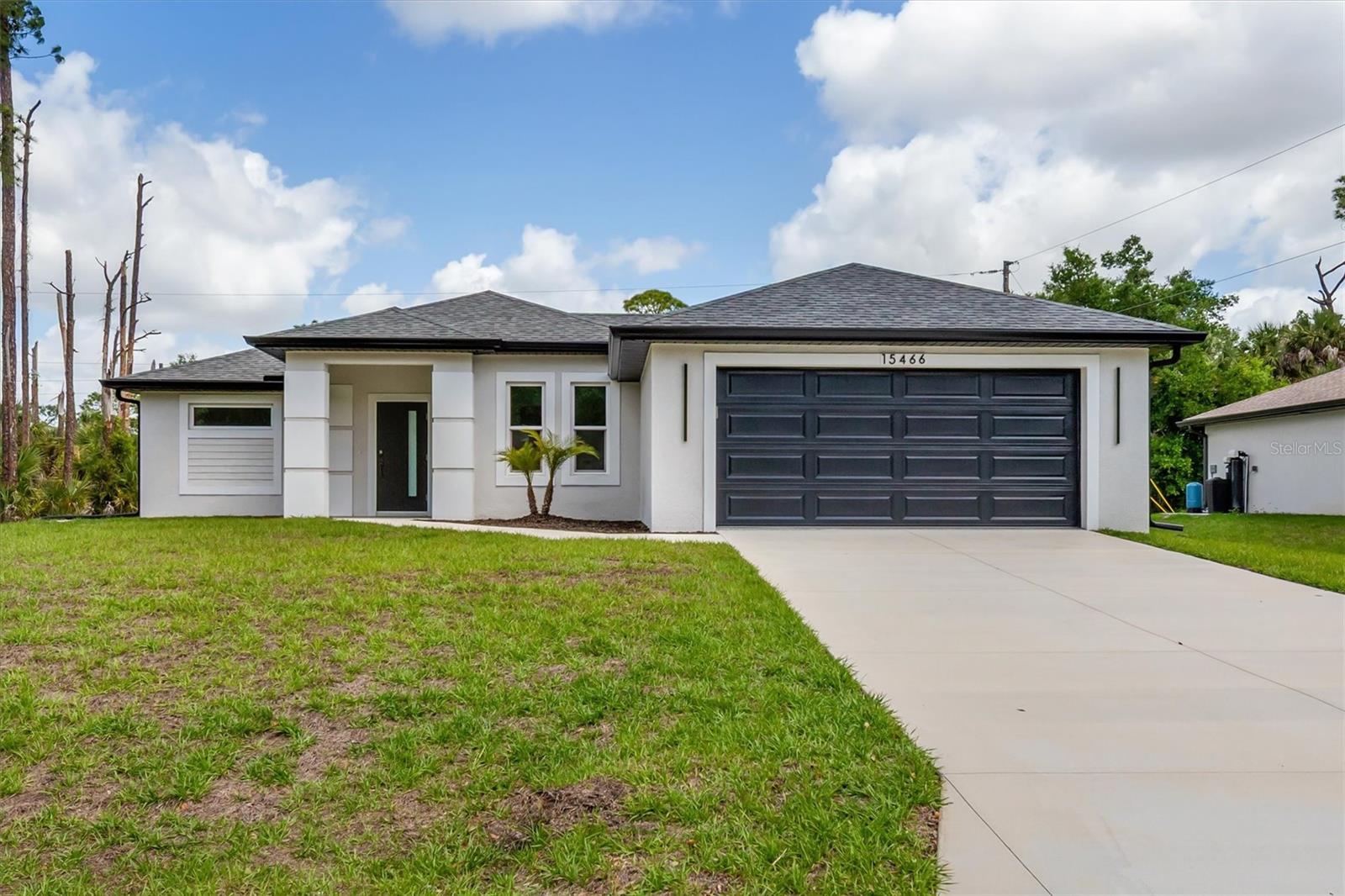 Single Family Residence in PORT CHARLOTTE, FL - Daniel Dourado