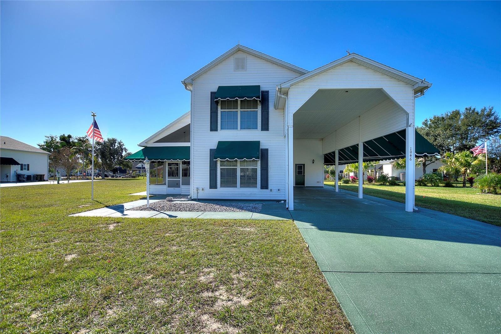 Single Family Residence in POLK CITY, FL - Daniel Dourado