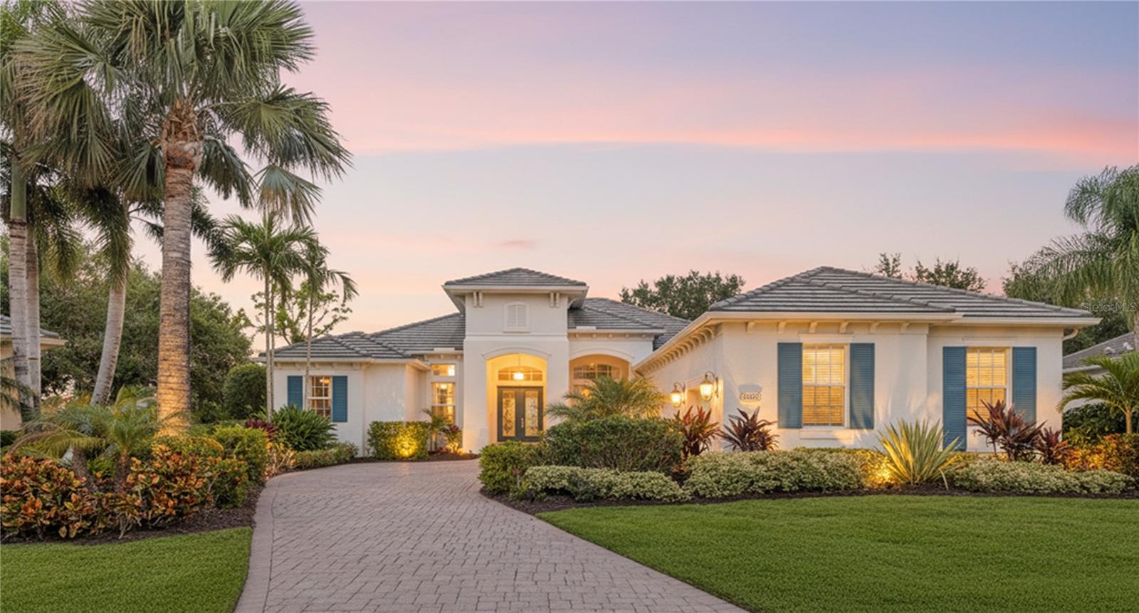 Single Family Residence in LAKEWOOD RANCH, FL - Daniel Dourado