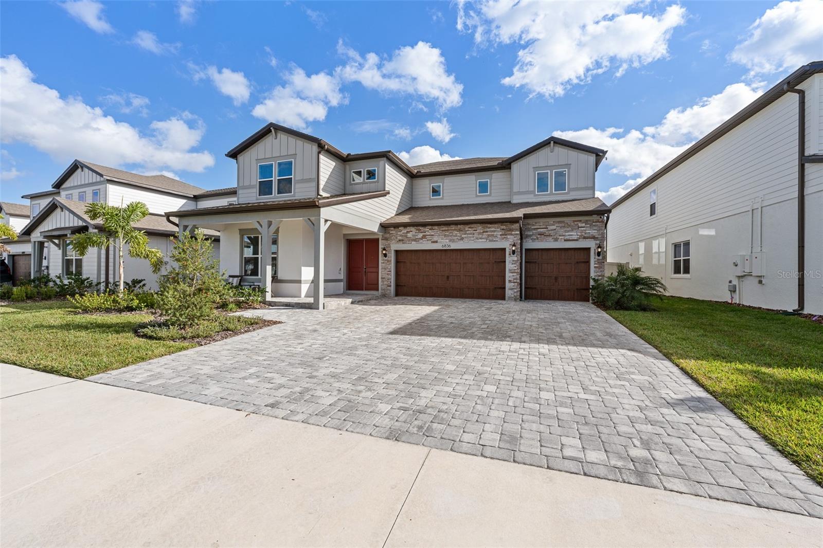 Single Family Residence in WESLEY CHAPEL, FL - Daniel Dourado