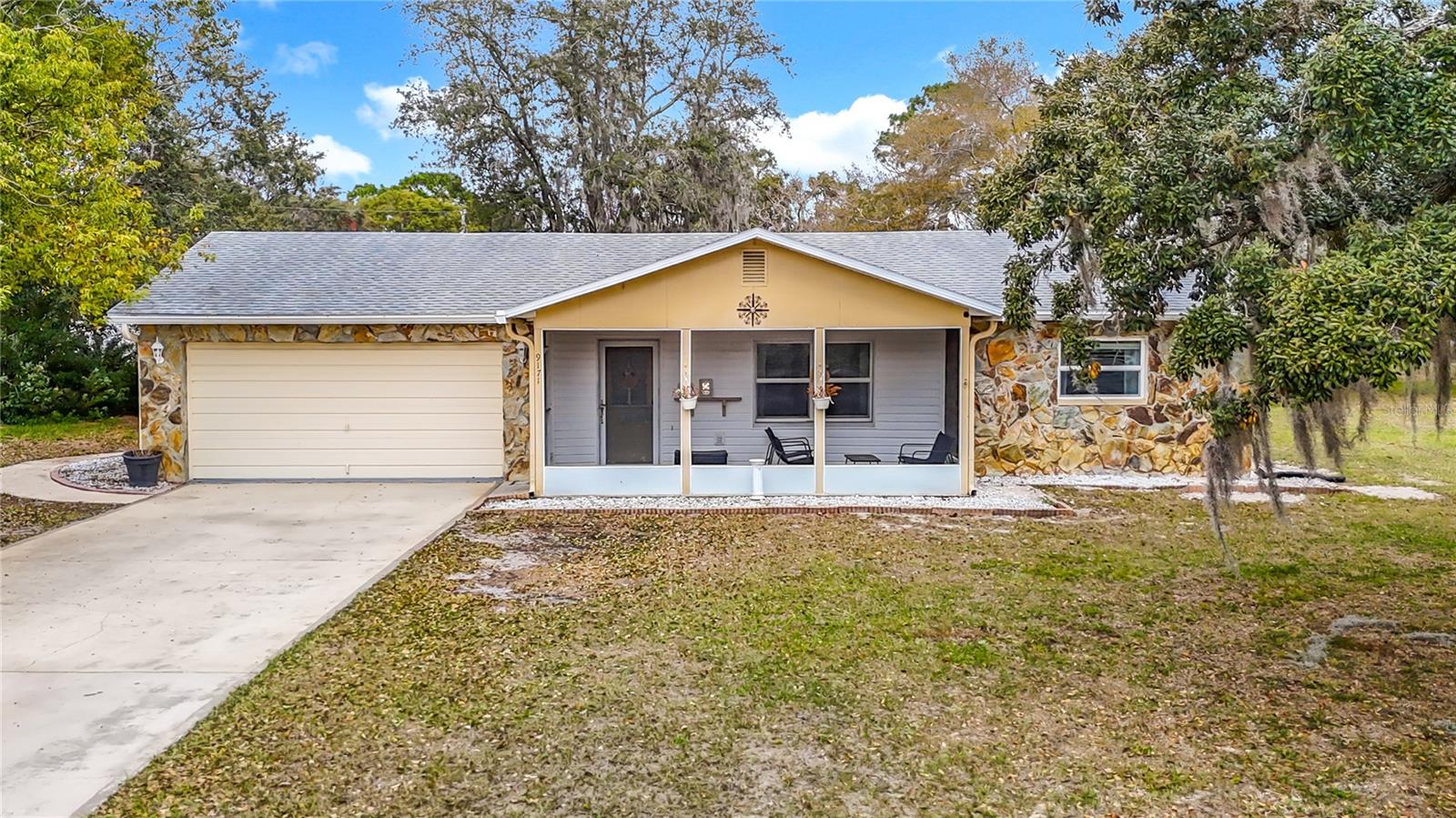 Single Family Residence em SPRING HILL, FL - Daniel Dourado