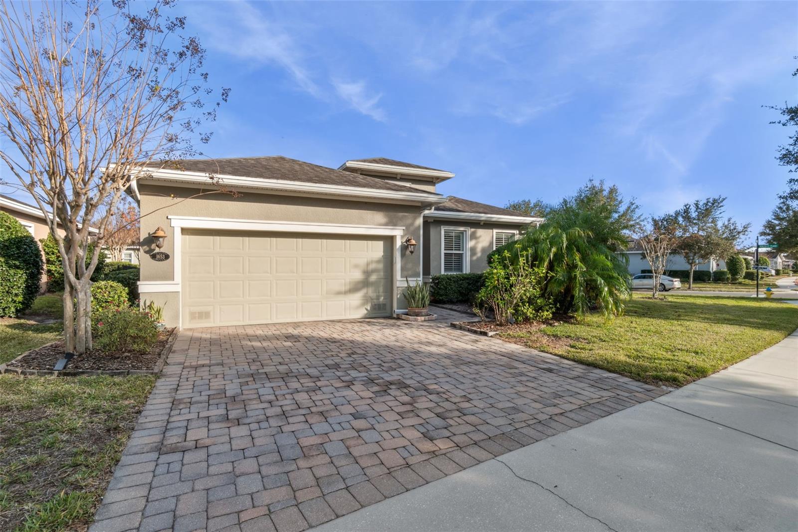Single Family Residence in DELAND, FL - Daniel Dourado