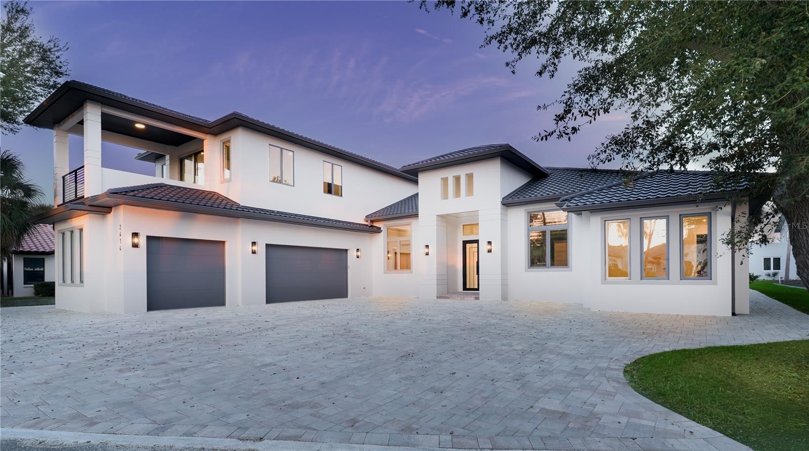 Single Family Residence in NOKOMIS, FL - Daniel Dourado